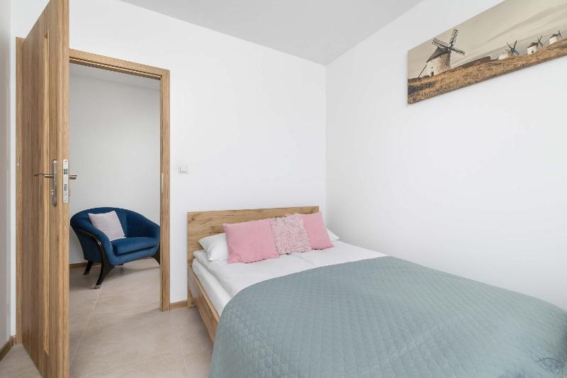 Przestronny Apartament z Miejscem Parkingowym w Katowicach by Noclegi Renters - image 21