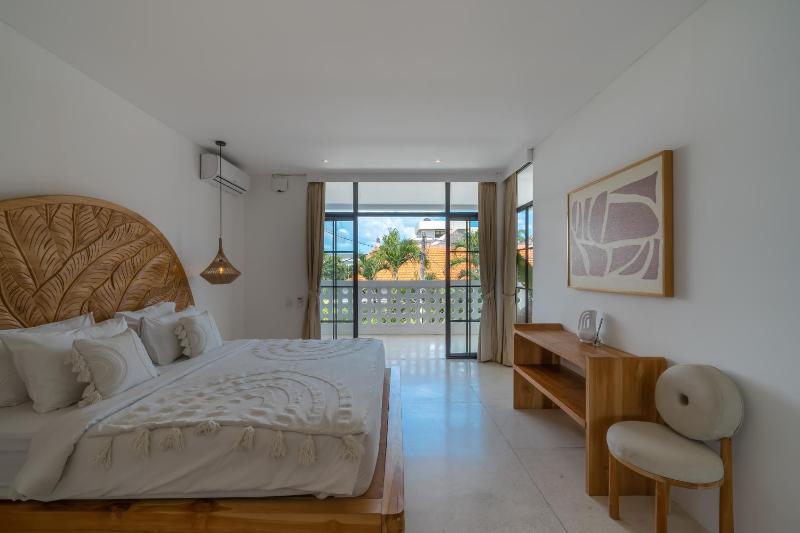Villa Eliad - Charming 3 Bedroom Mediterranean Villa in Berawa - image 4