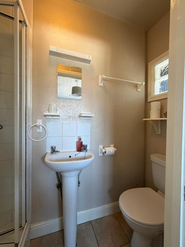 Adam Place Guest House - image 21