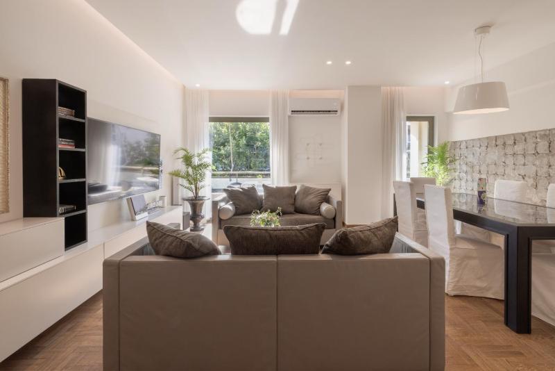 Signature Athenian Residence - image 10