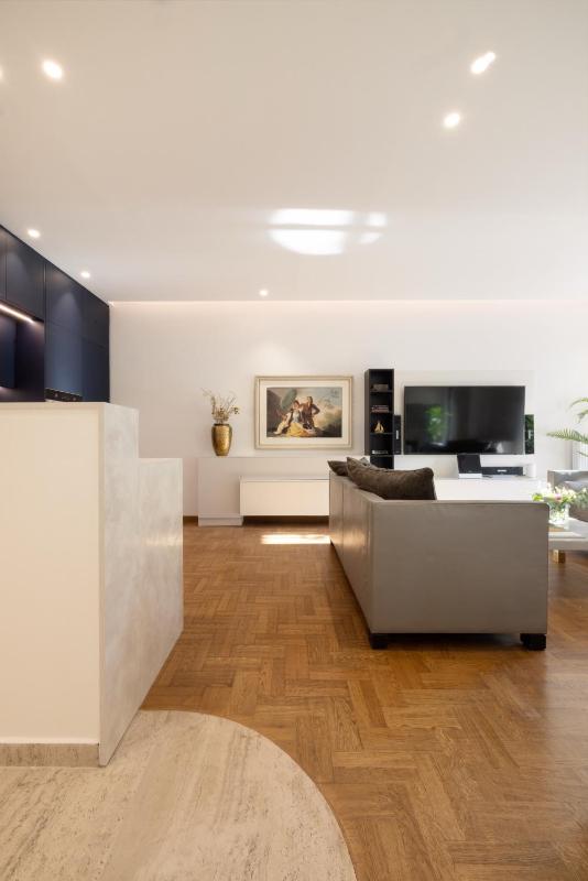 Signature Athenian Residence - image 13