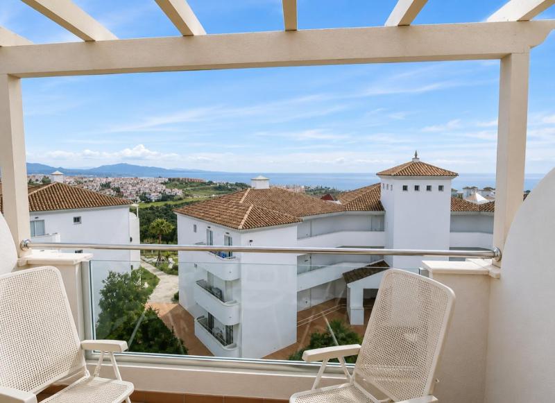 Cozy and quiet apartment with sea views - image 2