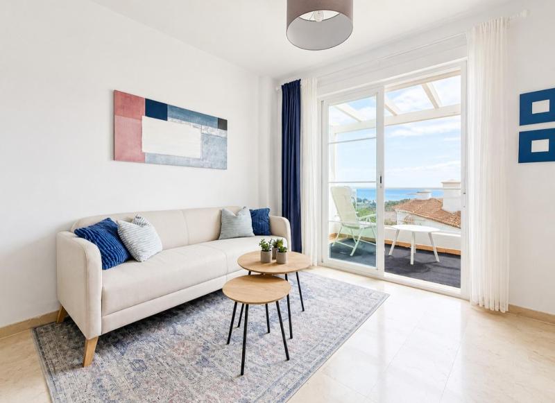Cozy and quiet apartment with sea views - image 20