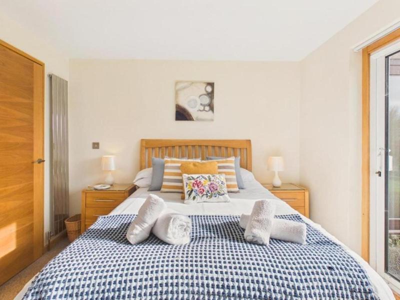 Apartment Sleeps 4 Enclosed Garden Pets Welcome - image 20