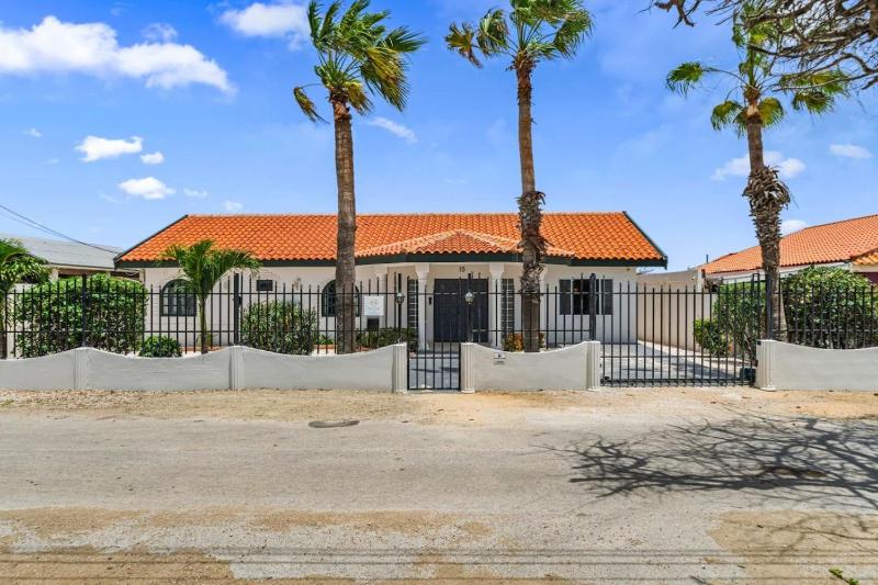 5BR Aruba Villa with Private Pool Near Eagle Beach - image 31