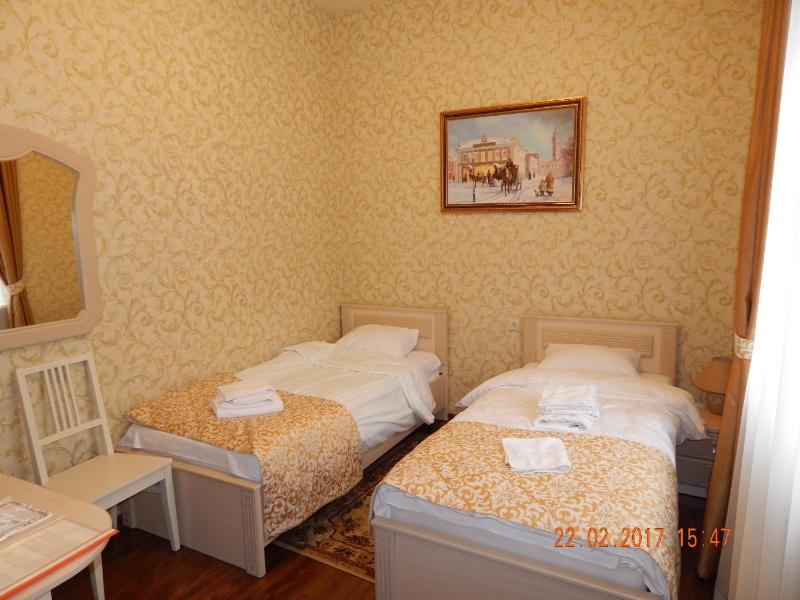 Twin Room image 1