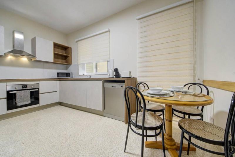 Dolce far niente Sliema Sea Front 3BD sleeps 8 - image 14
