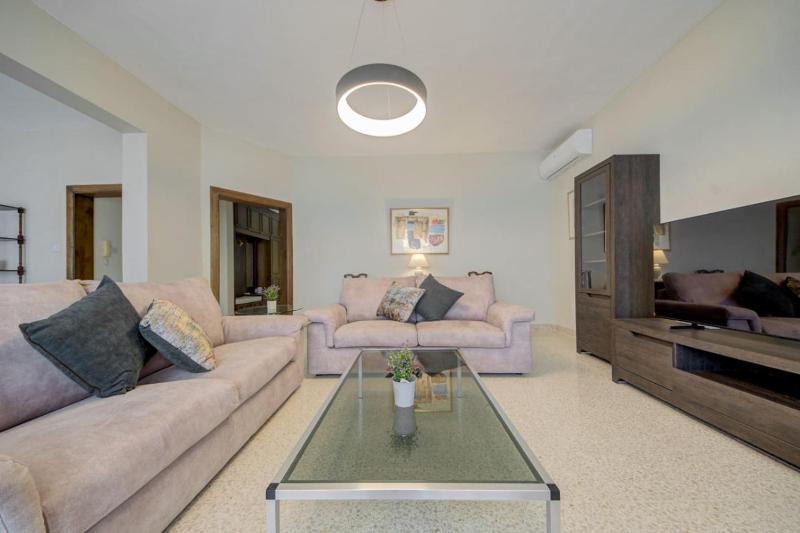 Dolce far niente Sliema Sea Front 3BD sleeps 8 - image 5
