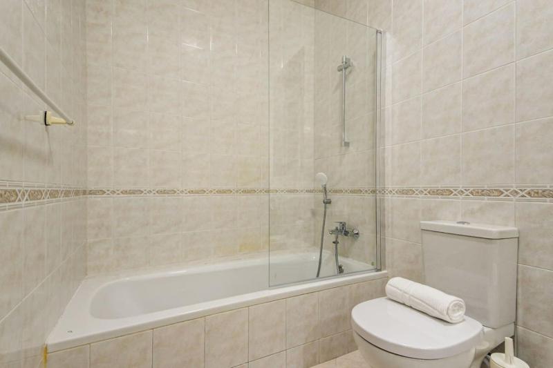 Dolce far niente Sliema Sea Front 3BD sleeps 8 - image 15