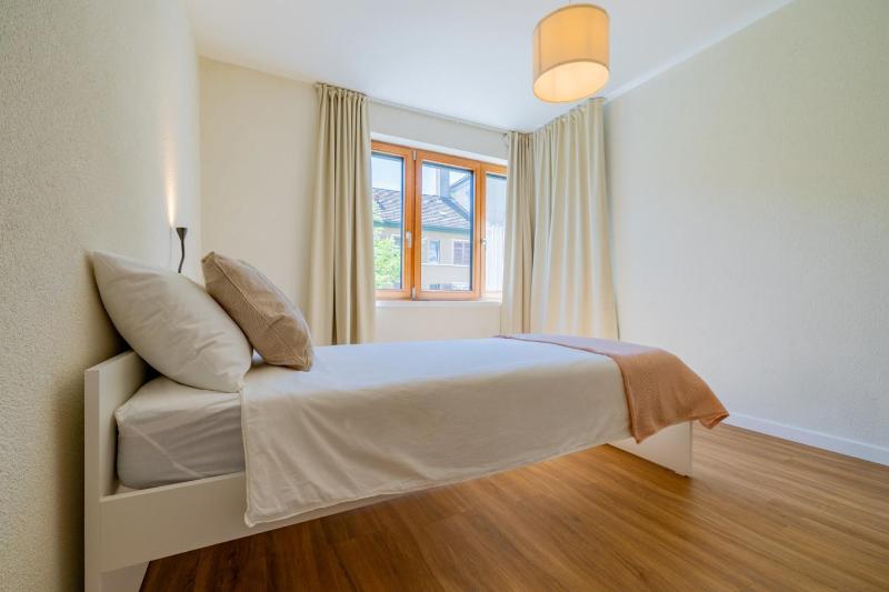 Leaf Apartment in Zurich Oerlikon - image 10