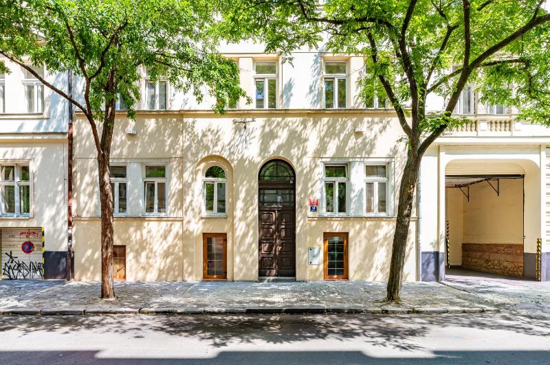 Prague Days - Studio Apartment with 1Gb WiFi & Elevator in Top Location - image 2