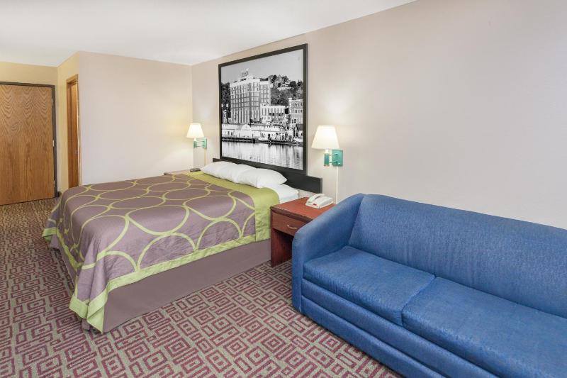 King Suite with Sofa Bed - Non-Smoking image 2
