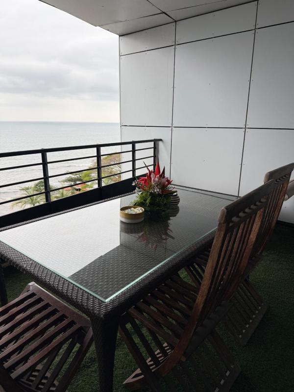 Panoramic ocean view luxury apartment - image 6