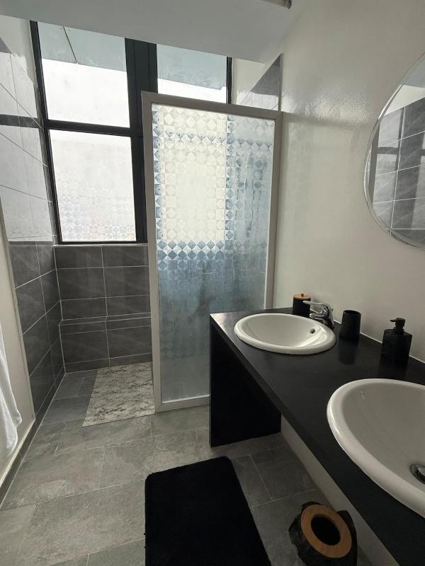 Panoramic ocean view luxury apartment - image 5