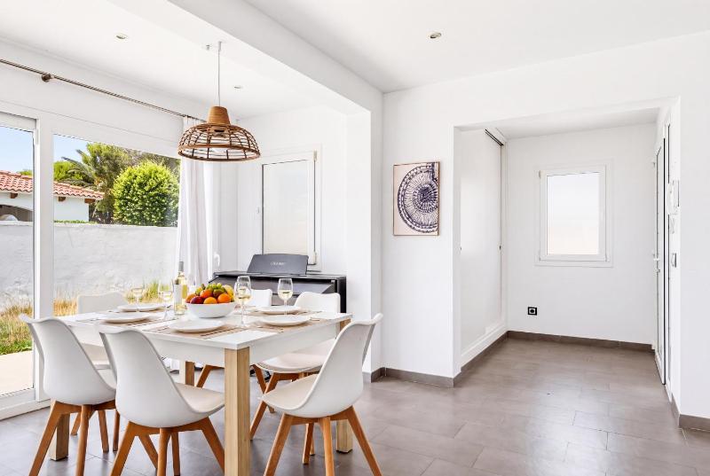 Magdalena 3 bedroom villa Cala Blanca - image 23