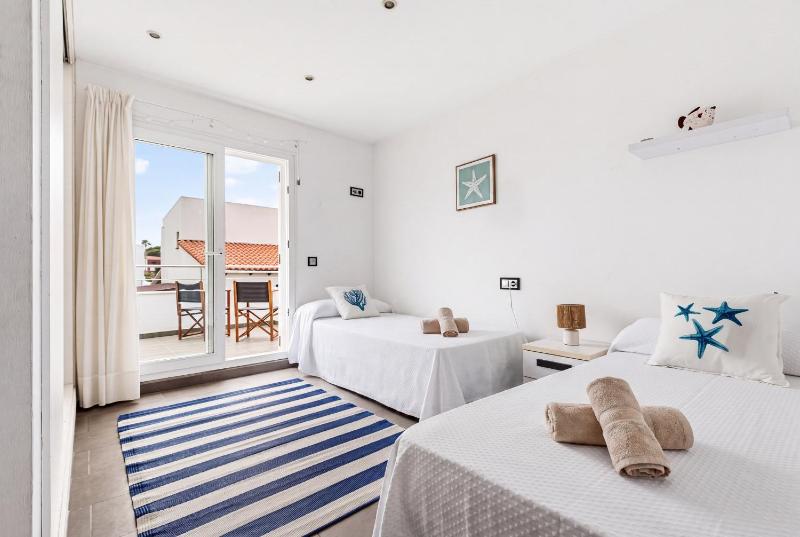 Magdalena 3 bedroom villa Cala Blanca - image 25
