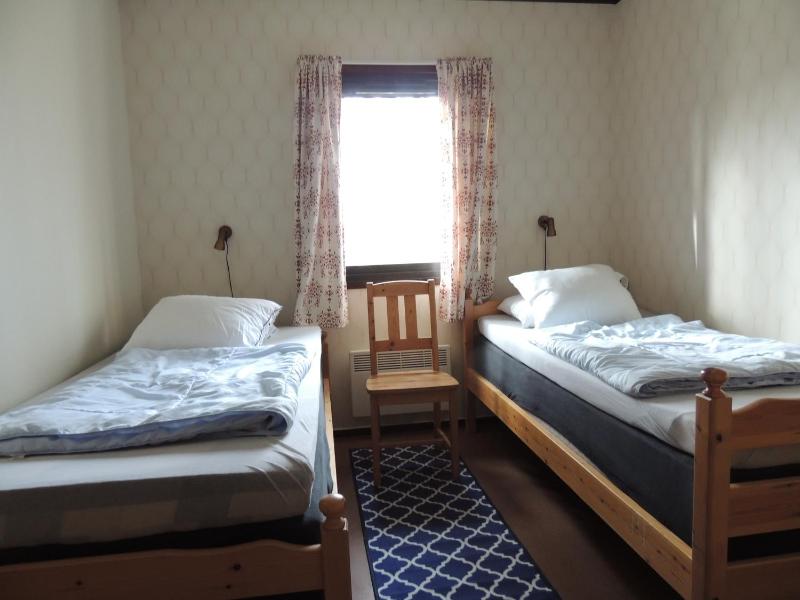 Standard Twin Room image 3
