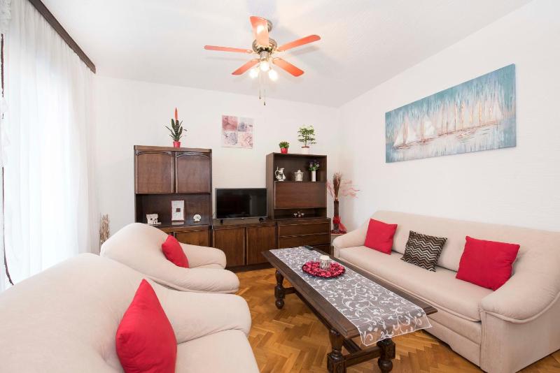 Apartment Kurbasa - image 2