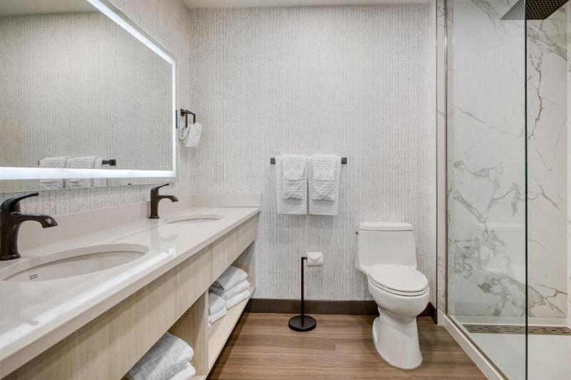 Best Western Plus City Centre Inn - image 25