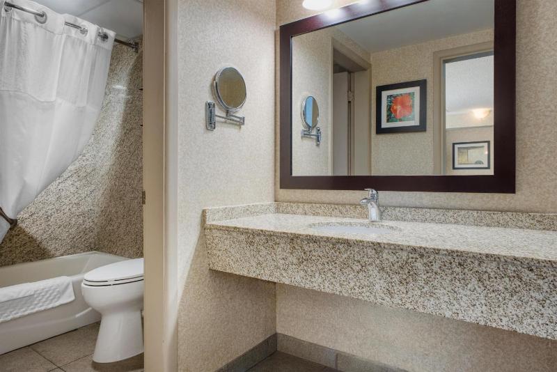 Best Western Plus City Centre Inn - image 21