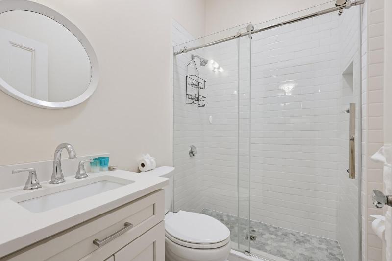 Elegant Back Bay Stay on Hereford Street - image 10