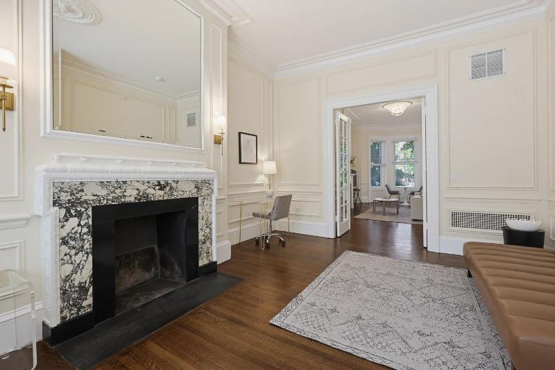 Elegant Back Bay Stay on Hereford Street - image 8