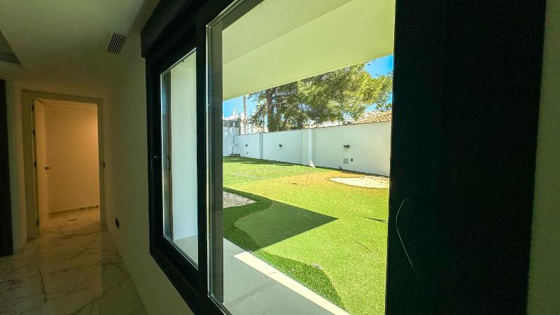 4 bed minigolf Villa and downstairs independent apartment - image 7