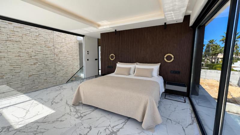 4 bed minigolf Villa and downstairs independent apartment - image 33