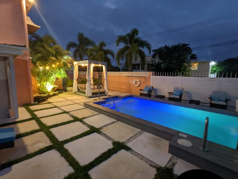 3 Min Walk to Beach - Blessed Manor 4 Bed House - image 3