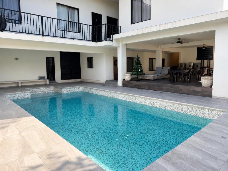 Lofts Modernos con Alberca en Obispado - image 32