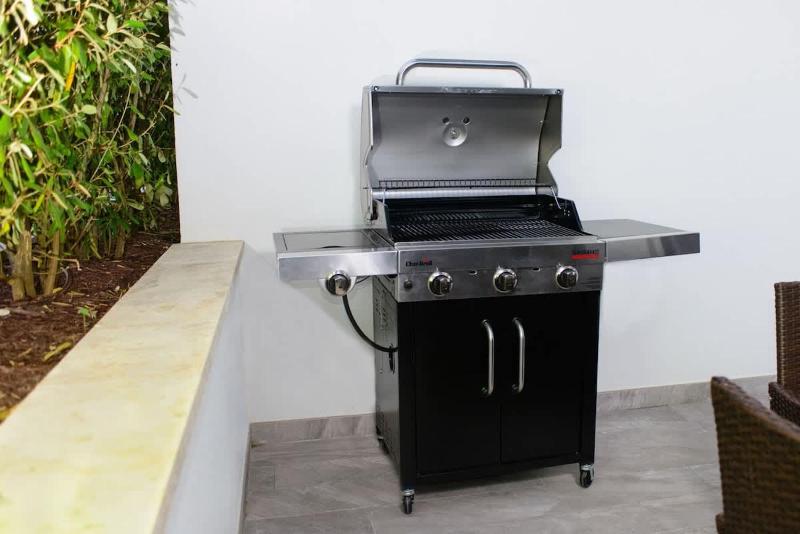 Cable Beach Condo Large private patio with BBQ - image 26