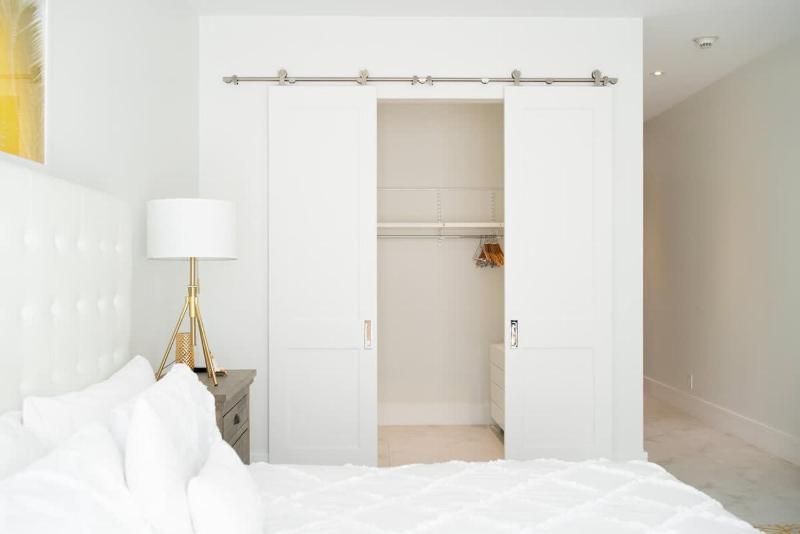 Two Bedroom Cable Beach Condo with patio - image 28