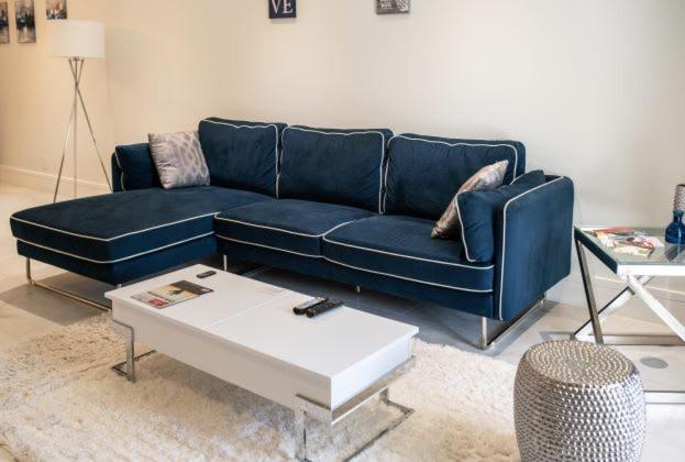 Two Bedroom Cable Beach Condo with patio - image 13