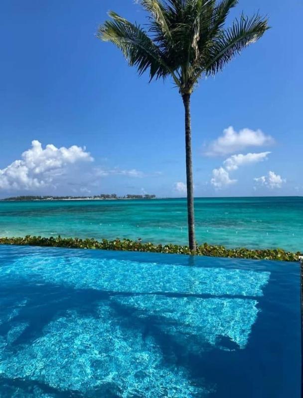 Two Bedroom Cable Beach Condo with patio - image 8