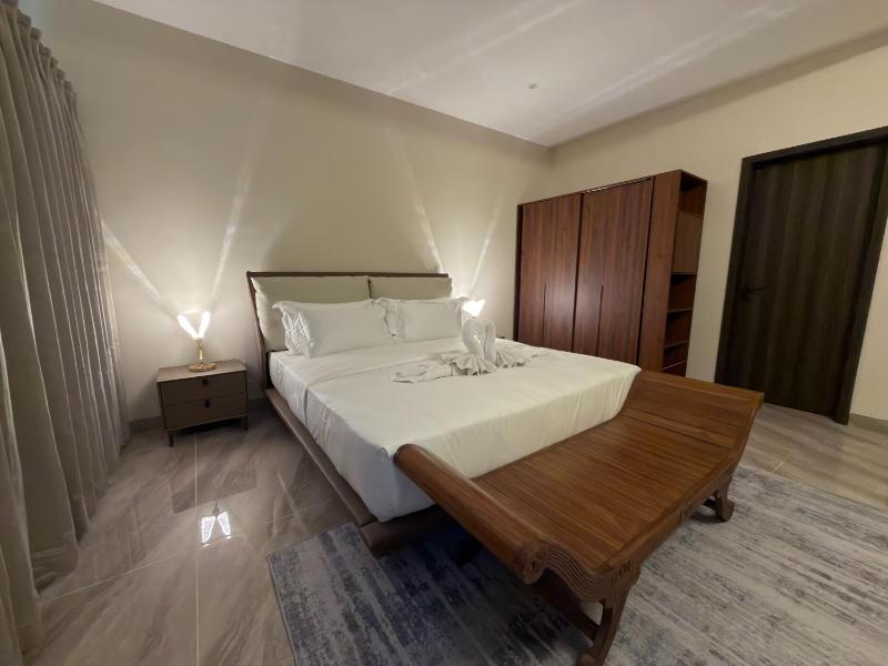 Plaza Hotel - image 14