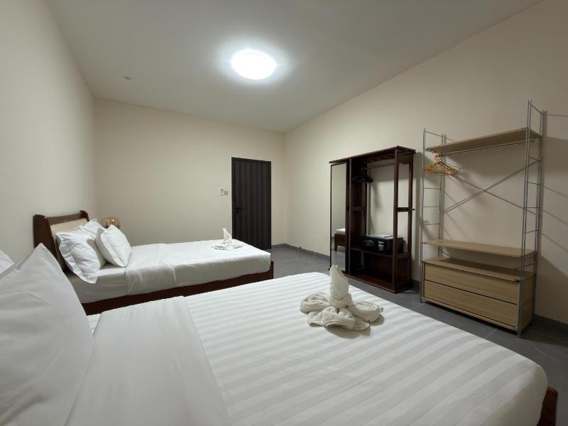 Plaza Hotel - image 11