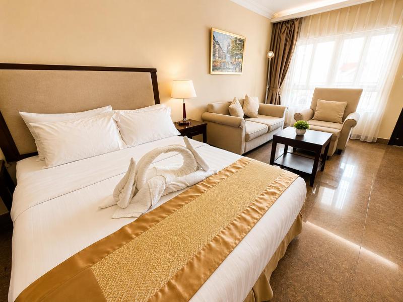 Plaza Hotel - image 10