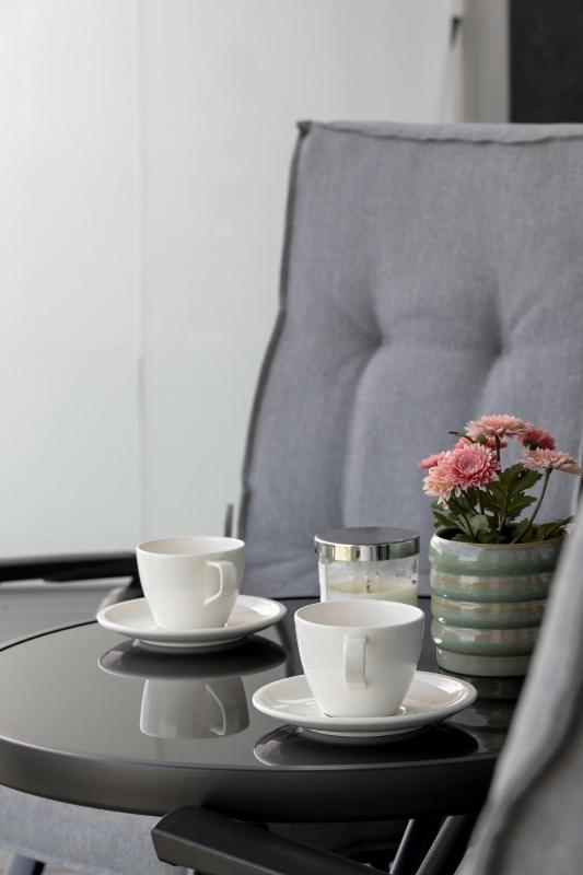Stylish Apartment for 4 Guests with Balcony and Parking by Renters Prestige - image 24