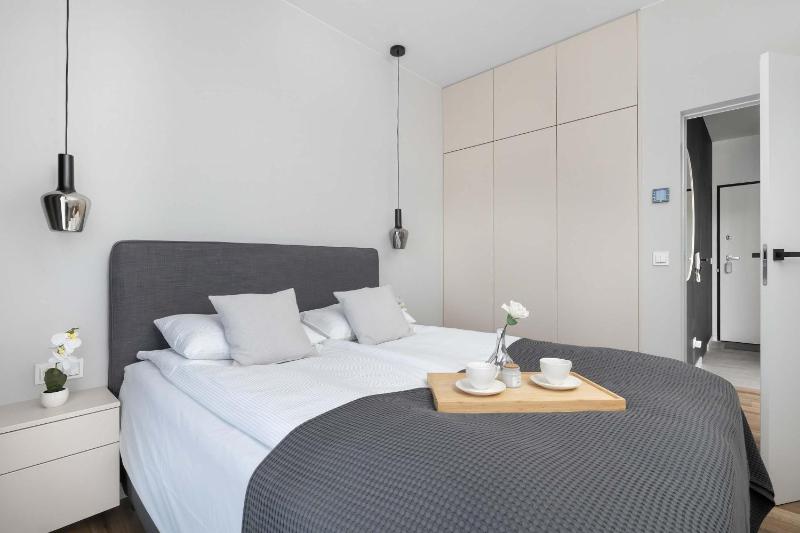 Stylish Apartment for 4 Guests with Balcony and Parking by Renters Prestige - image 10