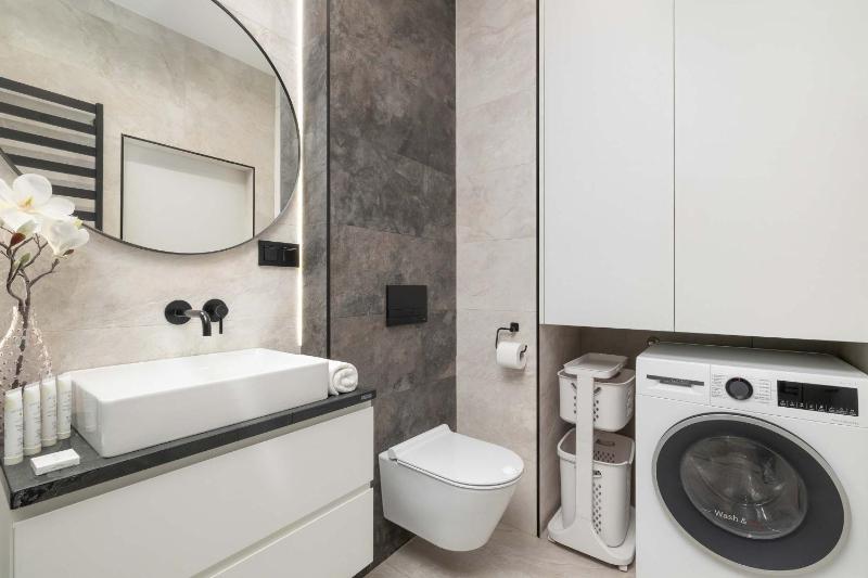 Stylish Apartment for 4 Guests with Balcony and Parking by Renters Prestige - image 27