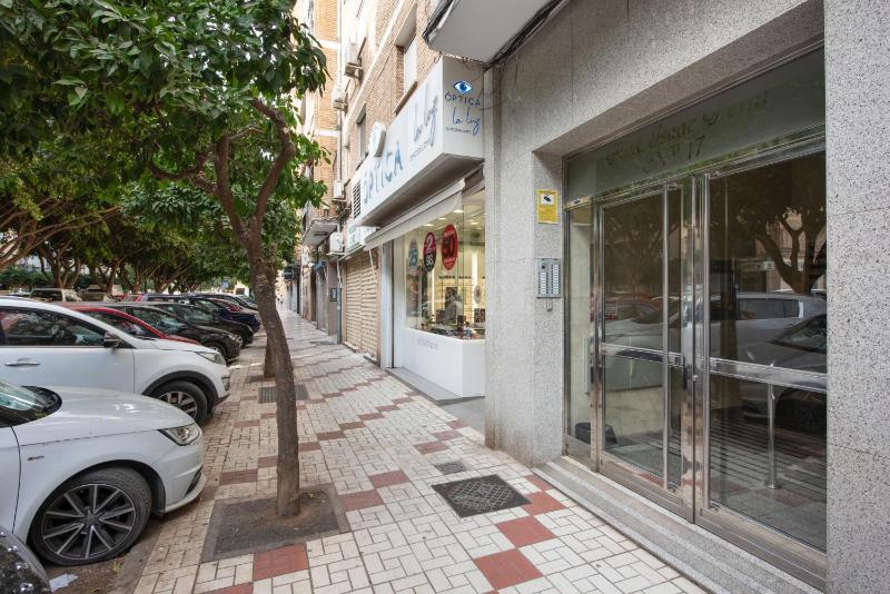 Ideal Para Feria Malaga Piso - image 6