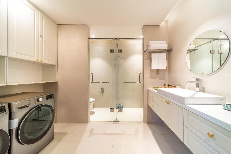 Haven Living OCean View Apartment - Altara Suites - image 8