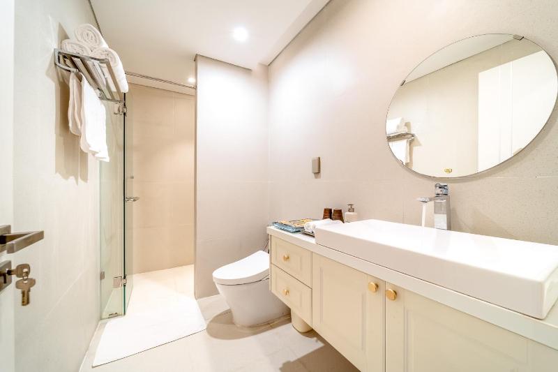 Haven Living OCean View Apartment - Altara Suites - image 5