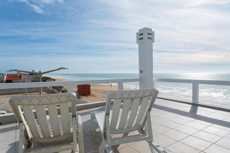 Blife Cerya private rooms at Faro beach - image 11