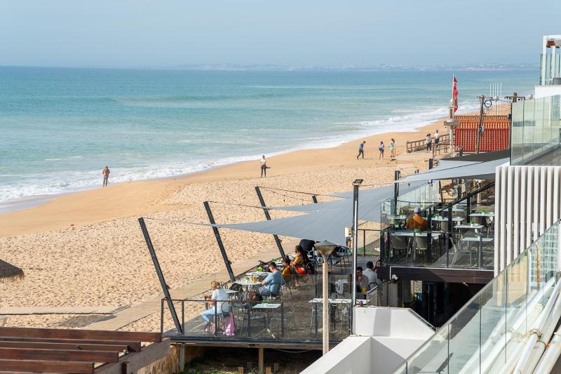 Blife Cerya private rooms at Faro beach - image 10