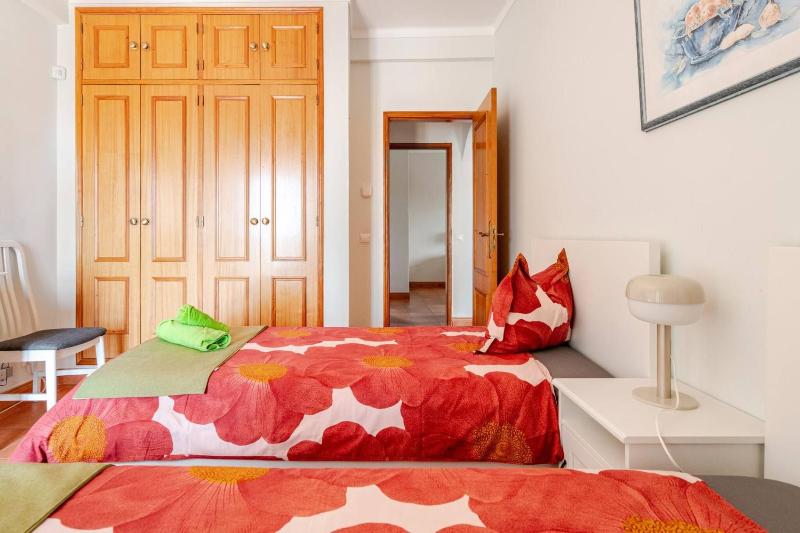 Charming villa with 3 bedrooms and sea view - image 15