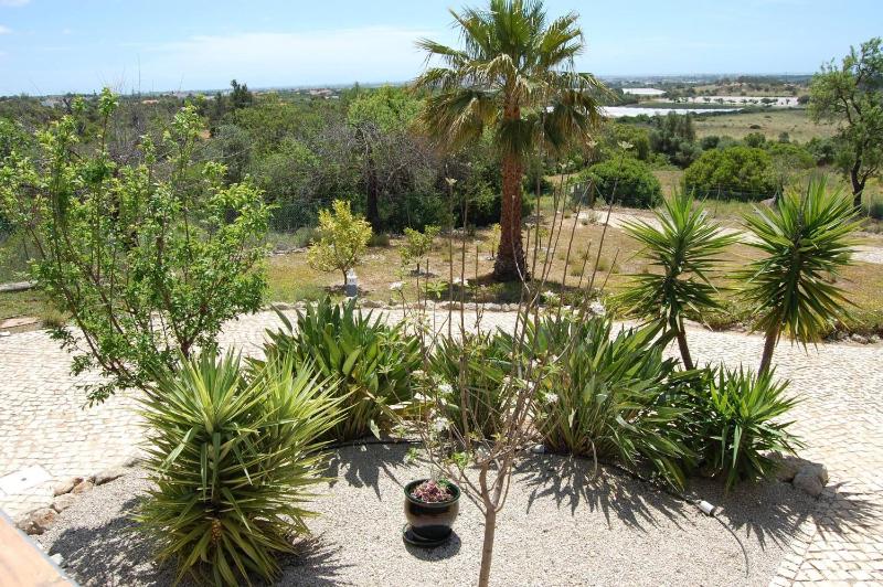 Charming villa with 3 bedrooms and sea view - image 3