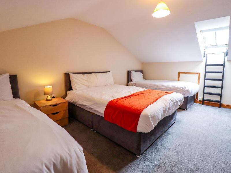 Holiday Cottage 1 - image 14