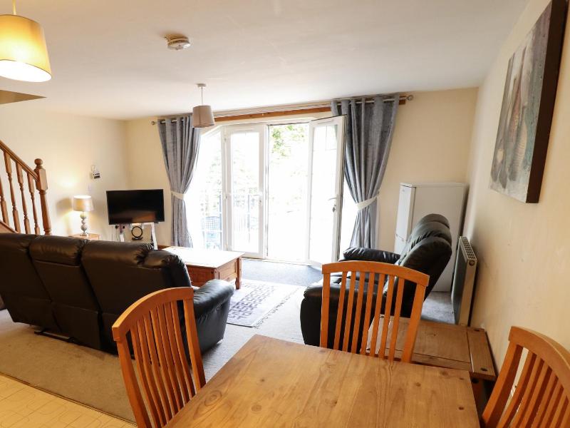 Holiday Cottage 3 - image 4