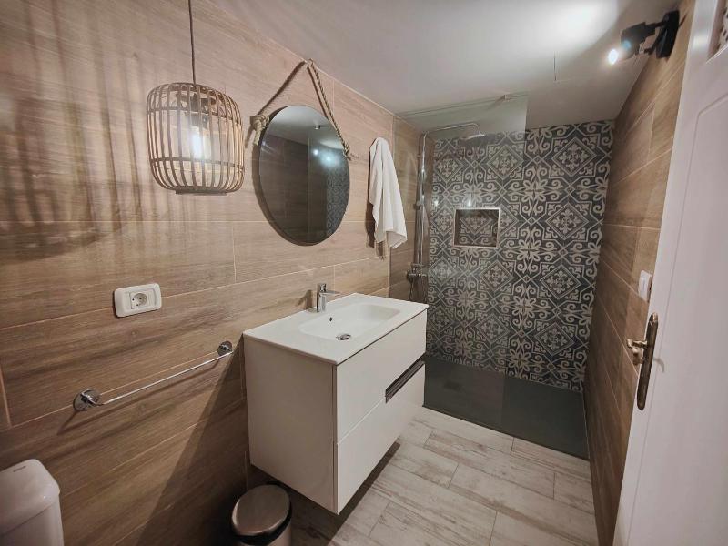 Villa Nuria con piscina privada - image 2